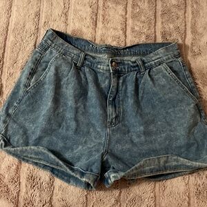 American Eagle Outfitters mom shorts size 10